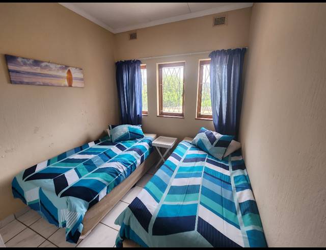 3 BEDROOM TOWNHOUSE FOR SALE IN MANABA BEACH